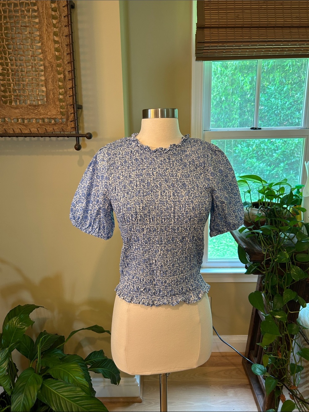 J. Crew Puff-sleeve smocked top in Liberty® D'Anjo Coast fabric Small - Picture 3 of 12